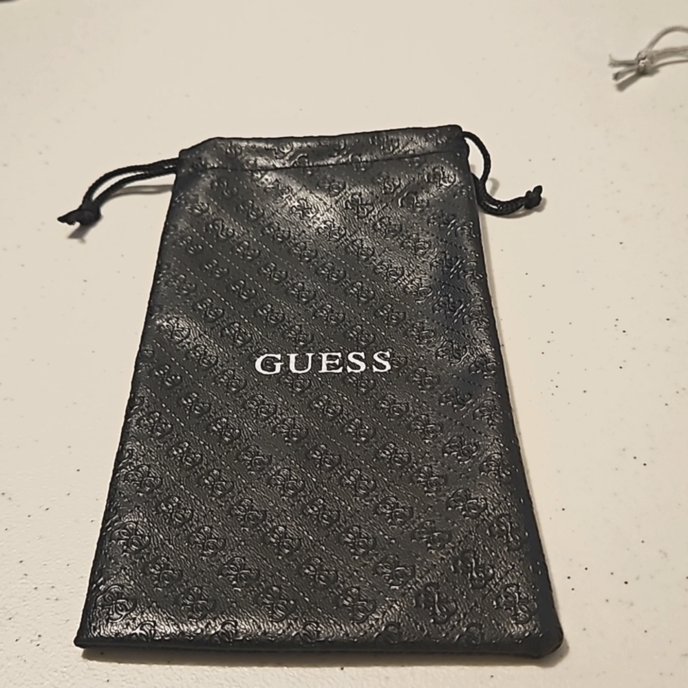 GUESS Leather glasses pouch
